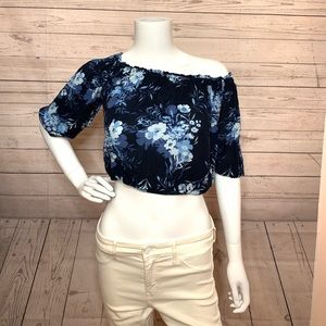 🌸 HOLLISTER Off Shoulder Top